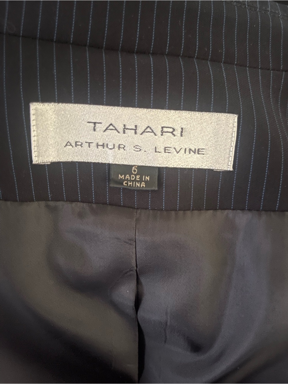 Tahari Arthur S Levine Dark Blue Pinstripe-Lined Women's Blazer Size 6 - Picture 13 of 13